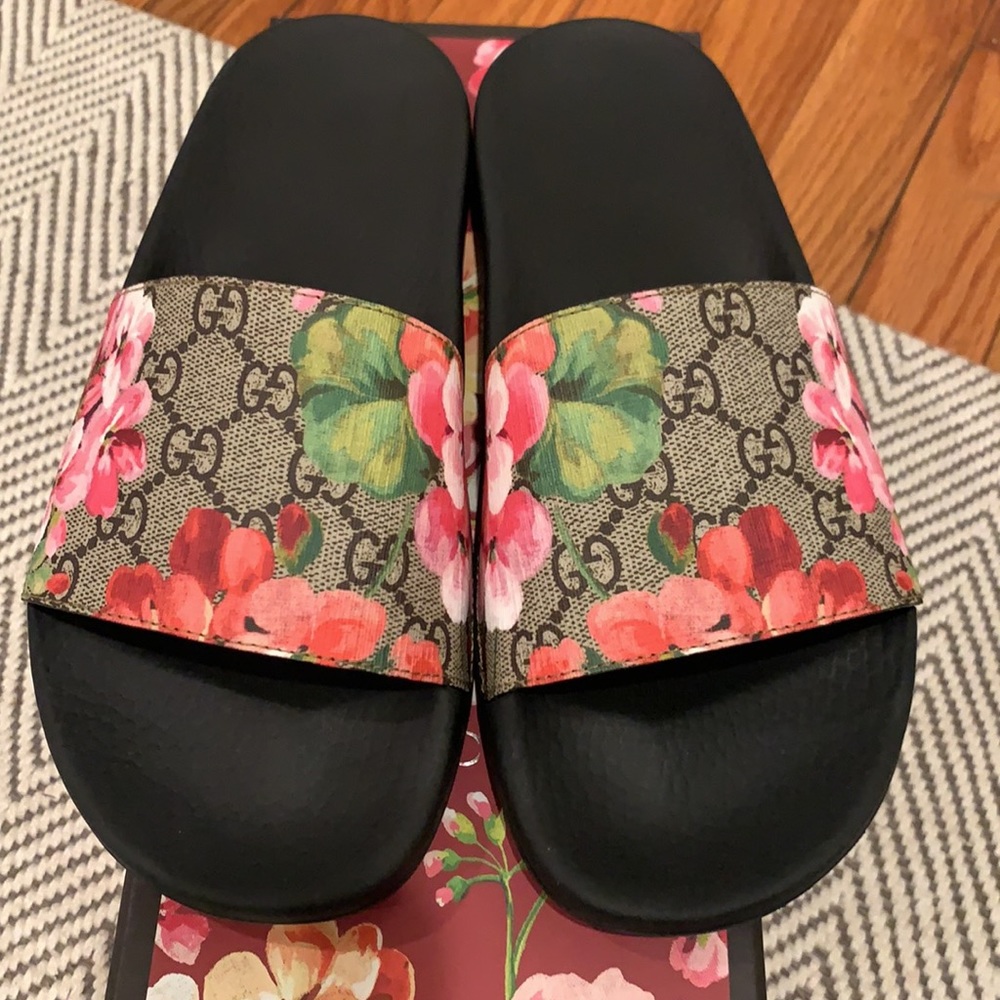 GG Blooms Supreme Slide Sandals - size 39